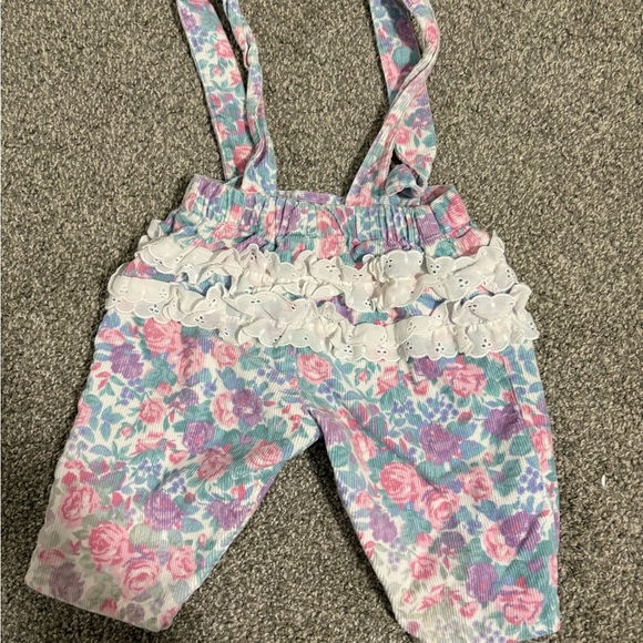 Vintage Floral Corduroy Overalls with Lace Details Girl's‎ Size 0-6 Months - Picture 5 of 5